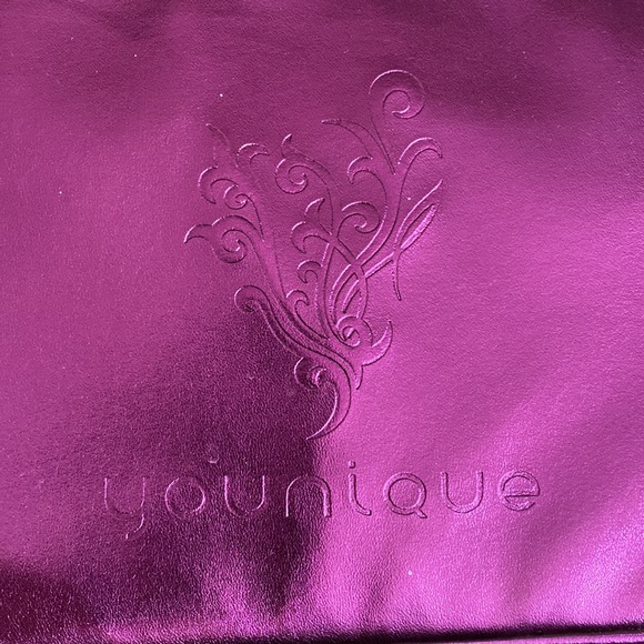 Younique makeup bag - Picture 2 of 6